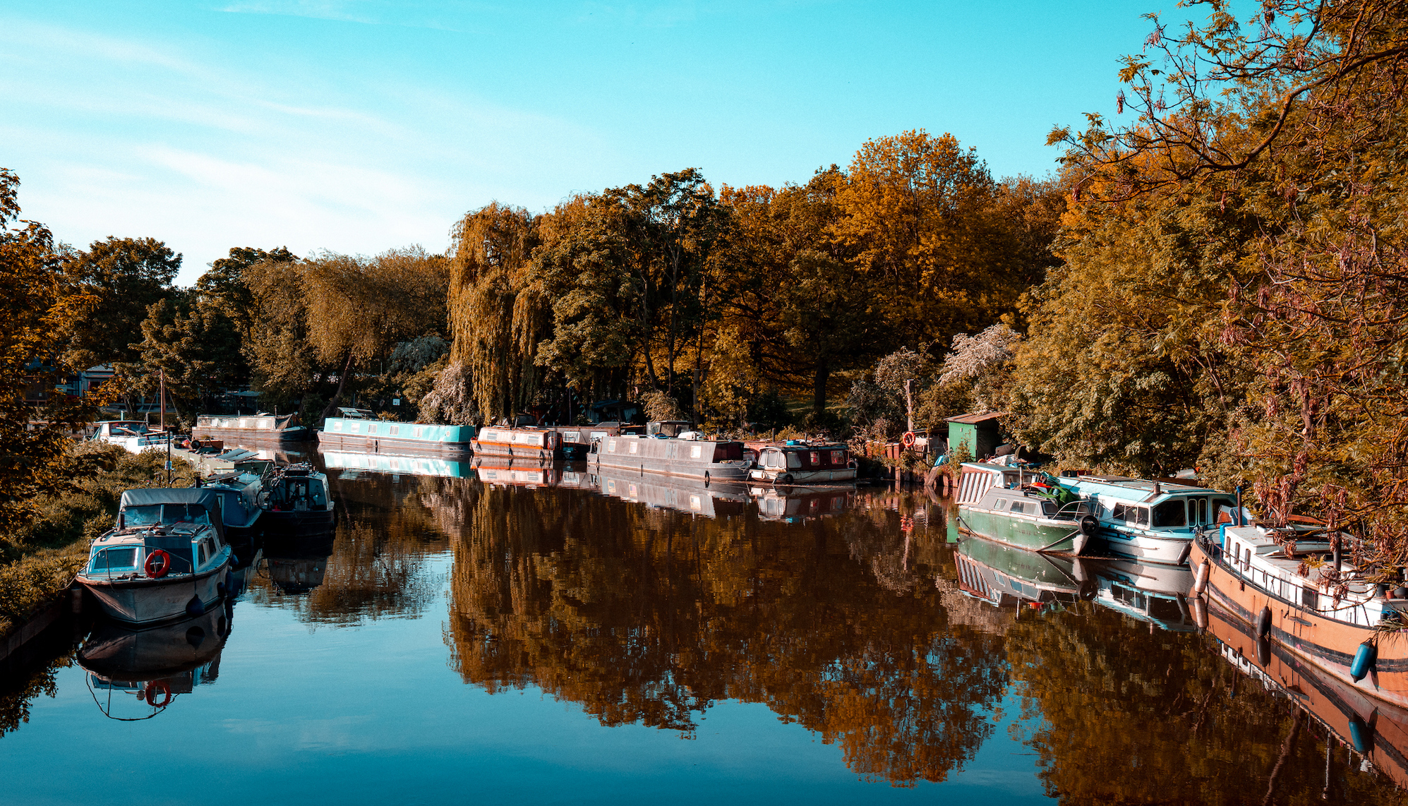 Lea Valley houseboats and arges